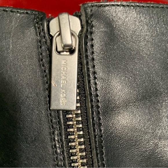 Z03-Michael Kors side straps/buckle ankle hi boots - Picture 8 of 11